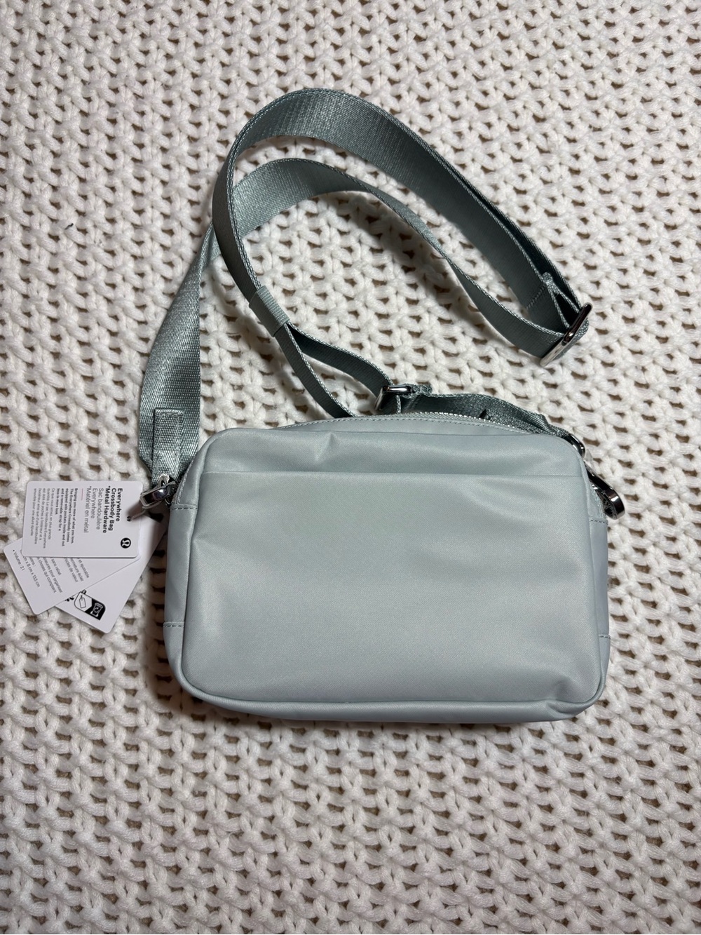 NWT lululemon pelican/silver everywhere crossbody bag *metal hardware - Picture 6 of 10